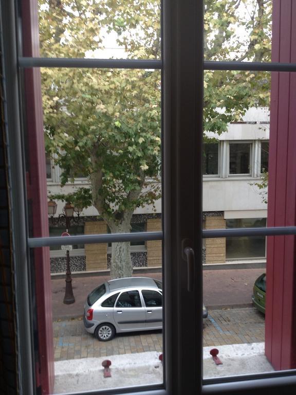 Châteaurenard Hotel Restaurant Le Central المظهر الخارجي الصورة